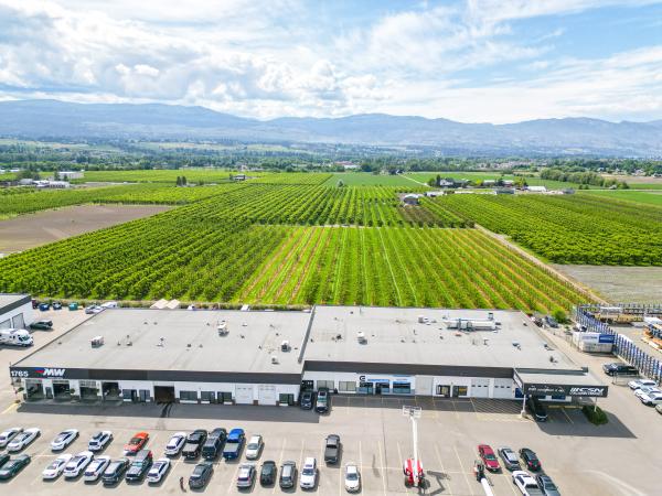 Springfield Centre 1765, Kelowna, BC property overview image 3